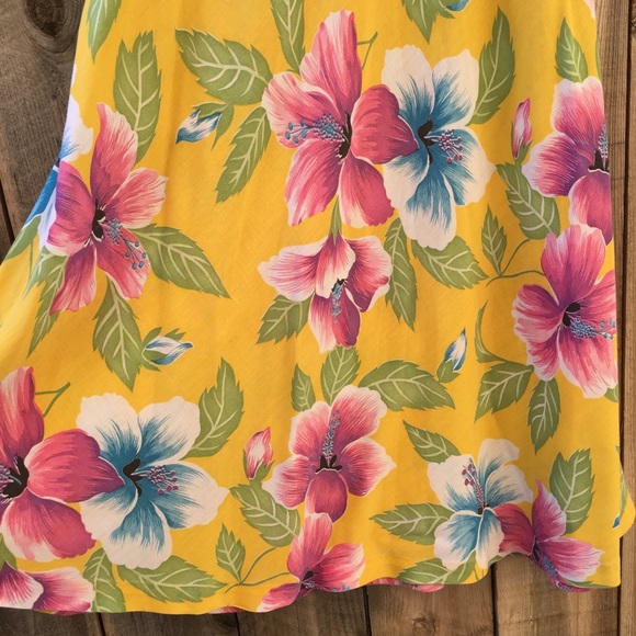 Hawaiian Flower Skit 🌺 - Picture 3 of 3